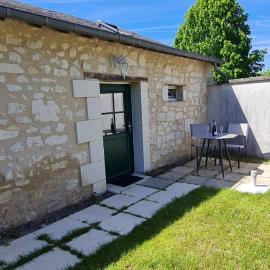 Gîte Coco Studio à 20 km de Saumur, Hotel in Vernoil