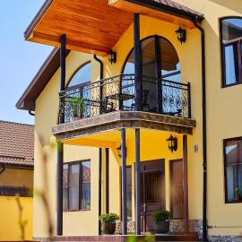 Villa Vermont Gusar、クサールのホテル
