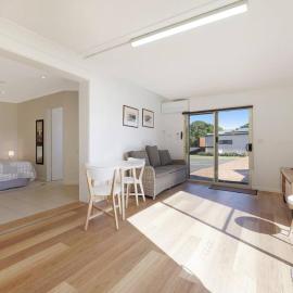 Lil Greenviews, studio room with queen bed