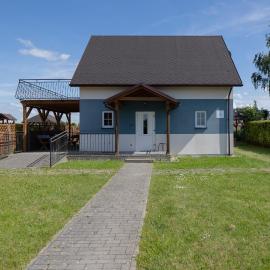Dom Muschel I Mewa by Noclegi Renters、Zastańのホテル