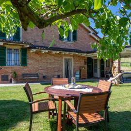Holiday Home Il Valletto by Interhome, hotel Mombaruzzóban