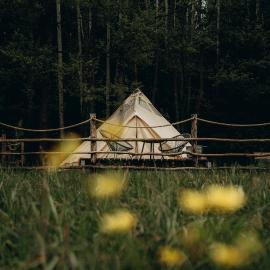 Glamping U Lesa、リフノフ・ナト・クニェジュノウのホテル