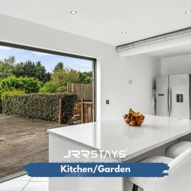 JRR STAYS 3Bed Sleeps 8- Coventry/Antsy M6-J2 CV7