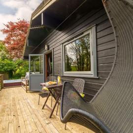 Chalet Lodge 4 Hot Tub by Interhome, Hotel in Launceston