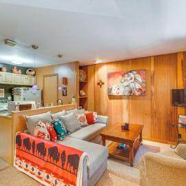 Easy Resort Access: Angel Fire Adventure Condo!, מלון באיינג'ל פייר