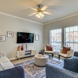 Central College Station Townhome w/ Community Pool
