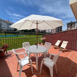 Casita con patio y piscina entre el mar y montañas, hotel em Bádames