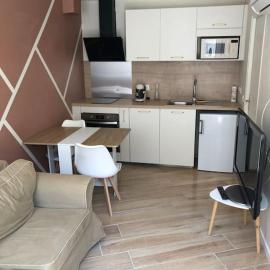 Appartement lumineux tout équipé, hotel a Caussens