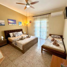 Theodora’s Studios, hotel din Repanídhion
