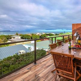 White Shark Guest House, hotel di Gansbaai