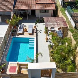 Emina Palms