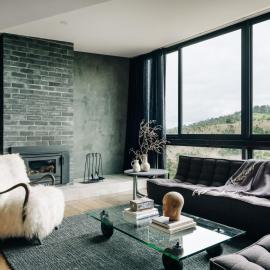 Moody Luxury Home in the Wine Region, hotelli kohteessa Richmond