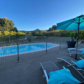 Villa MIMOSA, hotel Sampzon városában