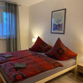80 qm drei Schlafzimmer und Wohnzimmer MonteurHandwerkerwohnung, hotel v destinácii Wefensleben