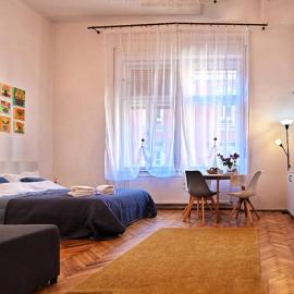 TRAVEL AND MUSIC APARTMENT