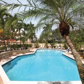 Cozy Two Room Suite with Modern Touches and Pool, hotel in Boca Raton
