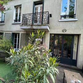 Parisian Garden House 30'Disney, 10'Paris center, hotel in Vincennes