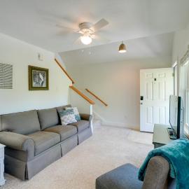 Buxton Vacation Rental w/ Shared Canal Access!, hotel u gradu Bakston