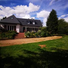 Les Logis de Catherine et Serge, hotel in Genêts