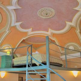 The Painter's Nest with Private Lake Garden, hotel u gradu Cima