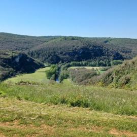 Maison au calme avec vue splendide dans la vallée du Célé