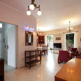 Cozy garden apartment