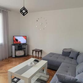 Apartman Kraljevo-ceo stan,privatan parking