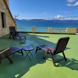 Ventana al Atlantico - House across from the beach, hotel in Porto do Son