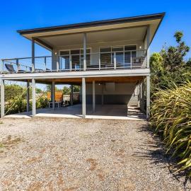 Ocean View Escape w 3BR & 2BA, hotel v destinaci Rhyll