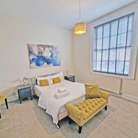 Canal Side 2 Bedroom Apartment、レミントン・スパのホテル