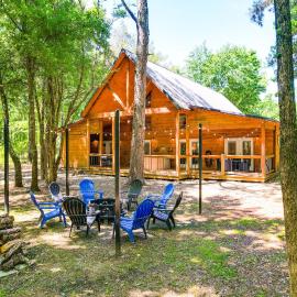 Private Hot Tub: Luxe Cabin in Broken Bow!