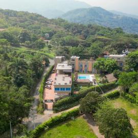 Hotel Natural Hill's by H&R, hotelli kohteessa Villeta
