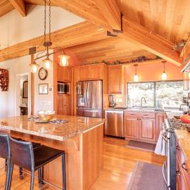 1 Mi to Lake Tahoe: Home w/ Hot Tub & Decks