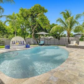 Yehudas Tropical Villa with Heated Infinity Pool