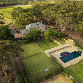 Millon Estate, hotel em Clare