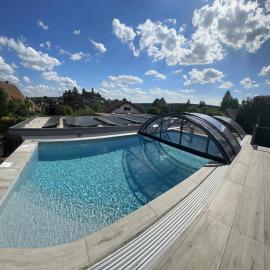 Ferienwohnung Schlossblick - 4 Sterne Sauna Pool Whirlpool exklusiv, hotel en Braunfels