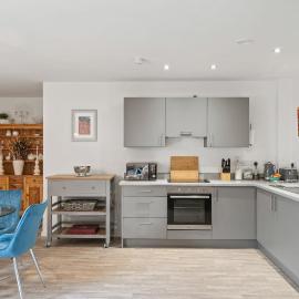 Modern Apartment Private Parking Central Taunton