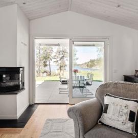 Seaside Serenity, Modern Family Retreat, готель у місті Вермде