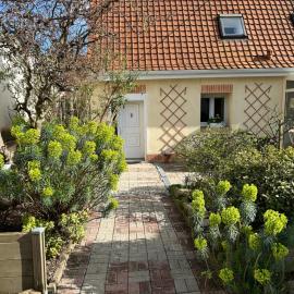 Appartement Avec Jardin 3 Couchages Proche Port des Fontinettes: Arques şehrinde bir otel