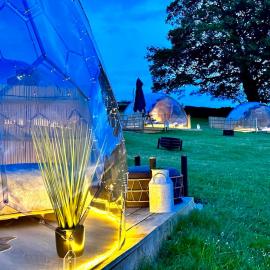 Deerstone Glamping-Boulsworth Hill Dome Hot tub, hotel u gradu Earby