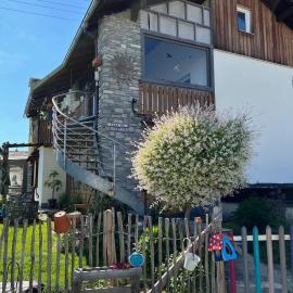 Ferienwohnung Casa de Mane&Tina mit Gartenmitbenutzung โรงแรมในเทราน์รอยท์