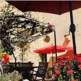 Beau studio indépendant pour 2 personnes dans village provençale