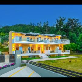 LUNAR, hotel in Skala Rachoniou