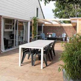 Cosy bungalow with private garden, hotel in Noordwijkerhout