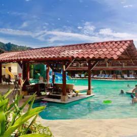 Amapola Resort, hotell i Jacó