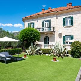 Villa Celio-Cega for 4+2, Trogir center