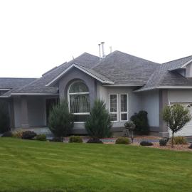 Comfy KING Bed, Large private Basement Suite, Smart TV in Penticton- city of PEACHES AND BEACHES, hotel in Penticton