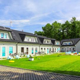 Przystań Dziwnówek, hotel a Dziwnówek