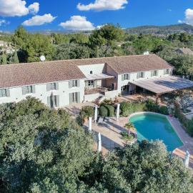 Hotel La Bastide d'Eygalières โรงแรมในเอย์กาลิแยร์