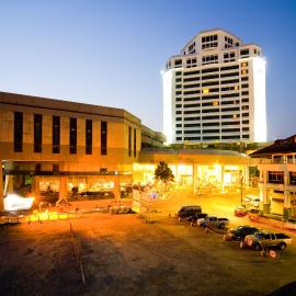 Thumrin Thana Hotel, hotel in Trang